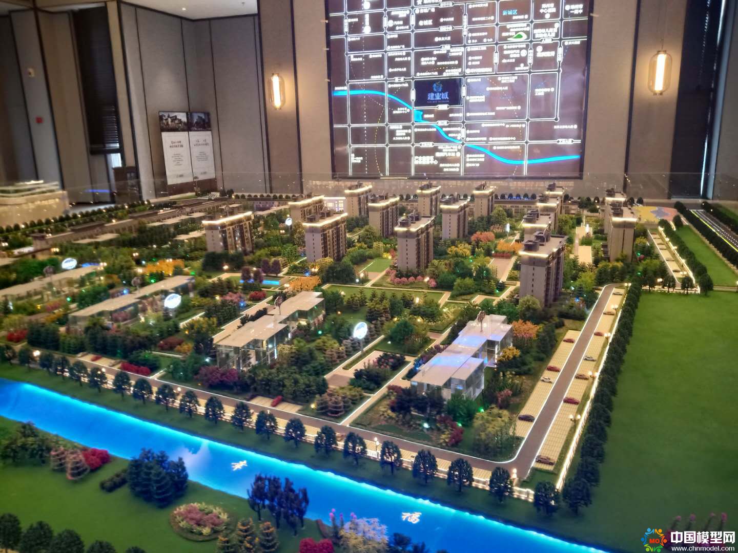 樓盤沙盤模型制作、別墅沙盤模型制作、城市規(guī)劃沙盤制作、建筑模型設計制作、工業(yè)模型設計制作、數(shù)字多媒體沙盤制作